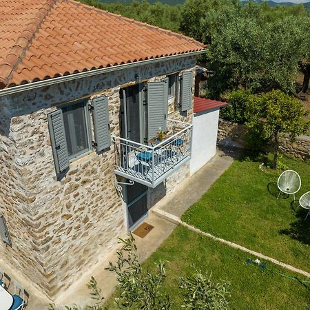 Messinian Stone House Villa ภายนอก รูปภาพ