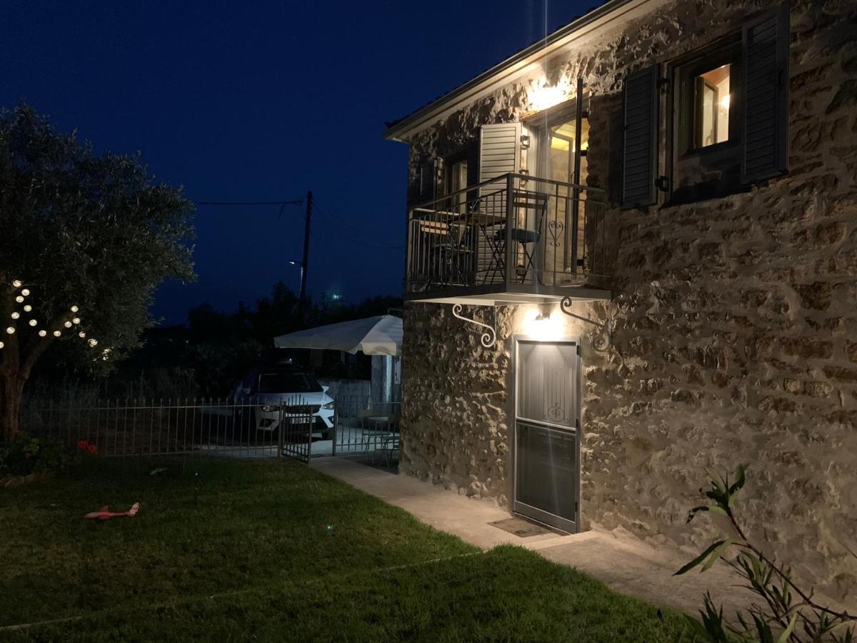 Messinian Stone House Villa ภายนอก รูปภาพ