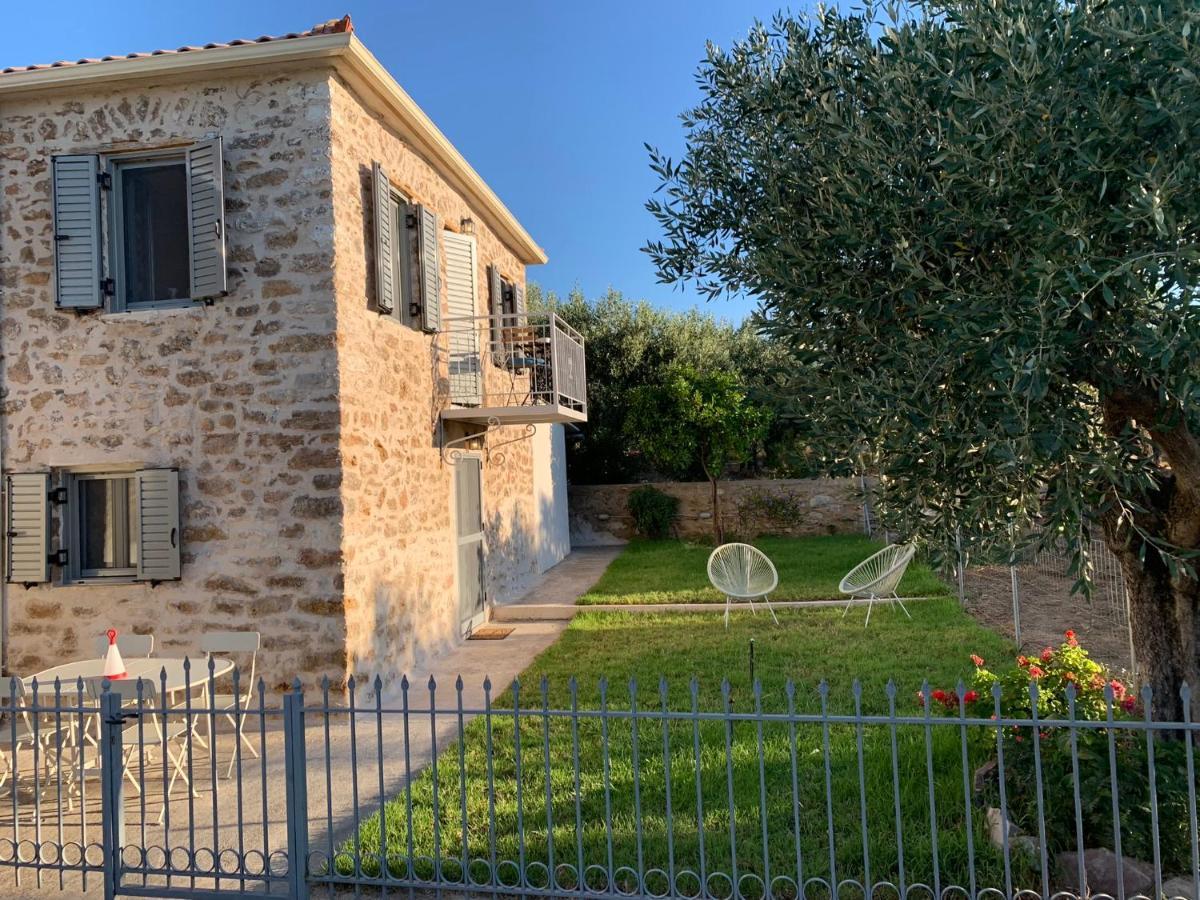 Messinian Stone House Villa ภายนอก รูปภาพ