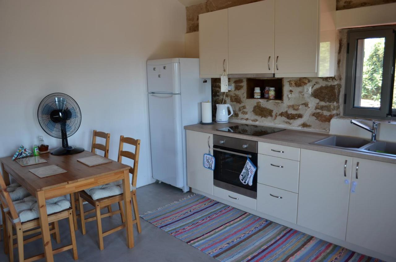 Messinian Stone House Villa ภายนอก รูปภาพ