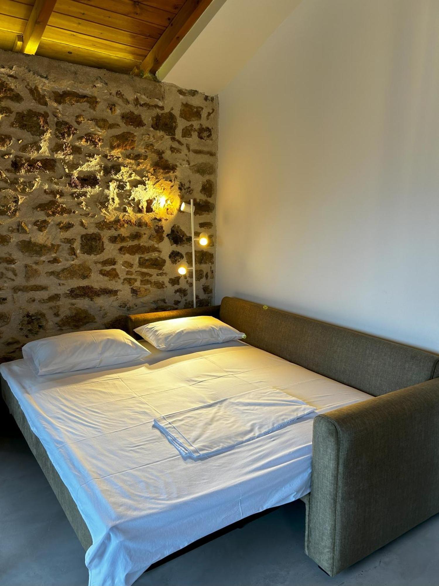 Messinian Stone House Villa ภายนอก รูปภาพ