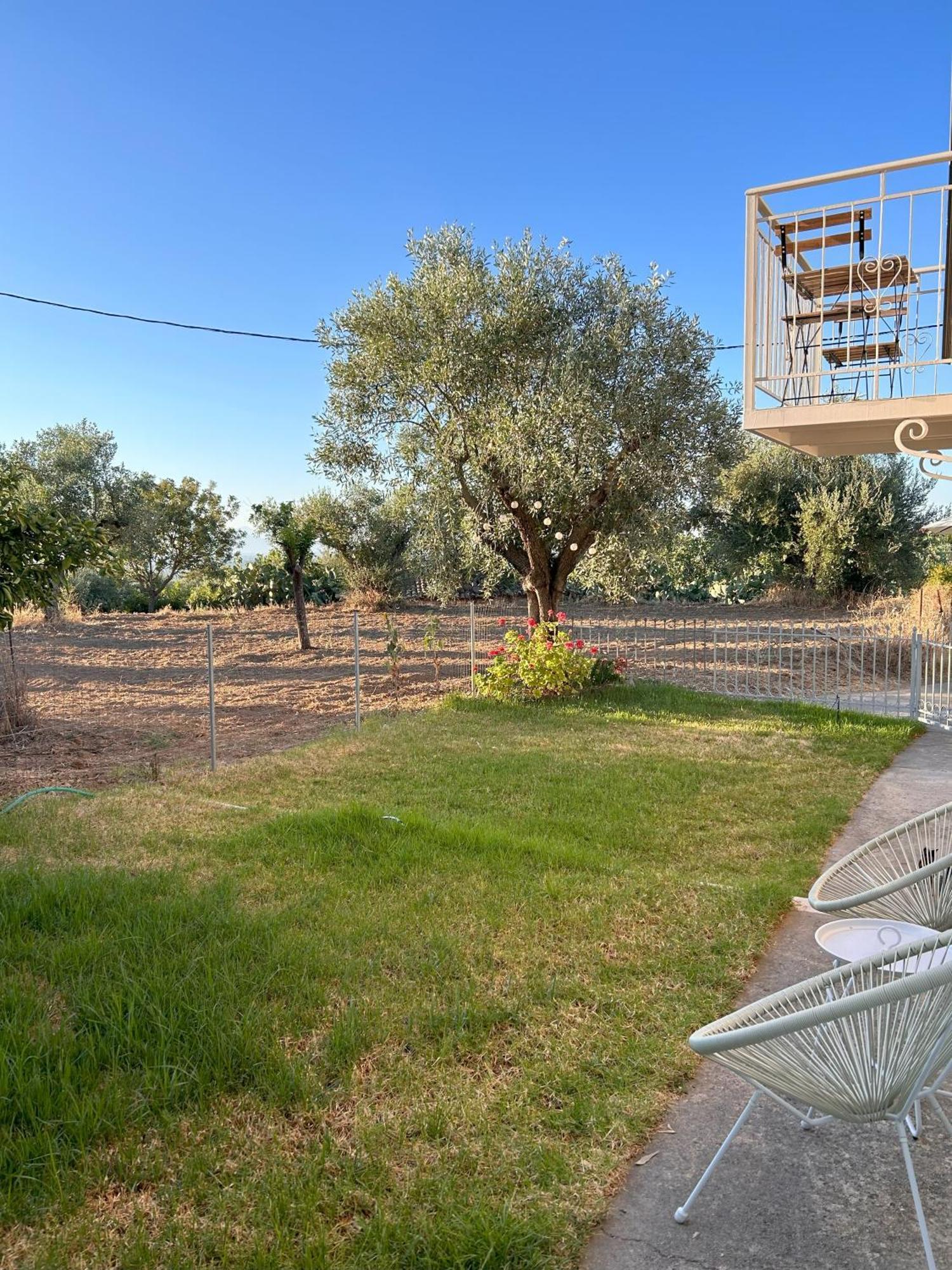 Messinian Stone House Villa ภายนอก รูปภาพ