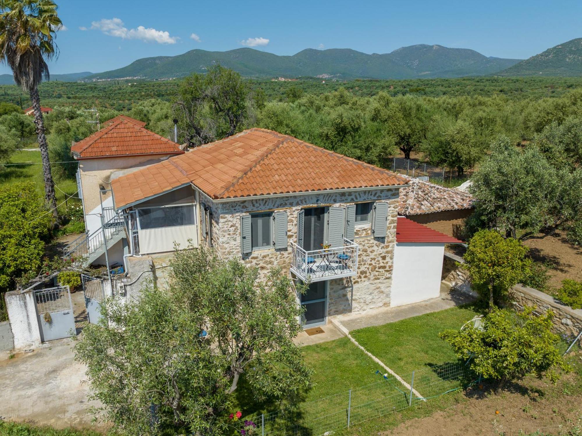 Messinian Stone House Villa ภายนอก รูปภาพ